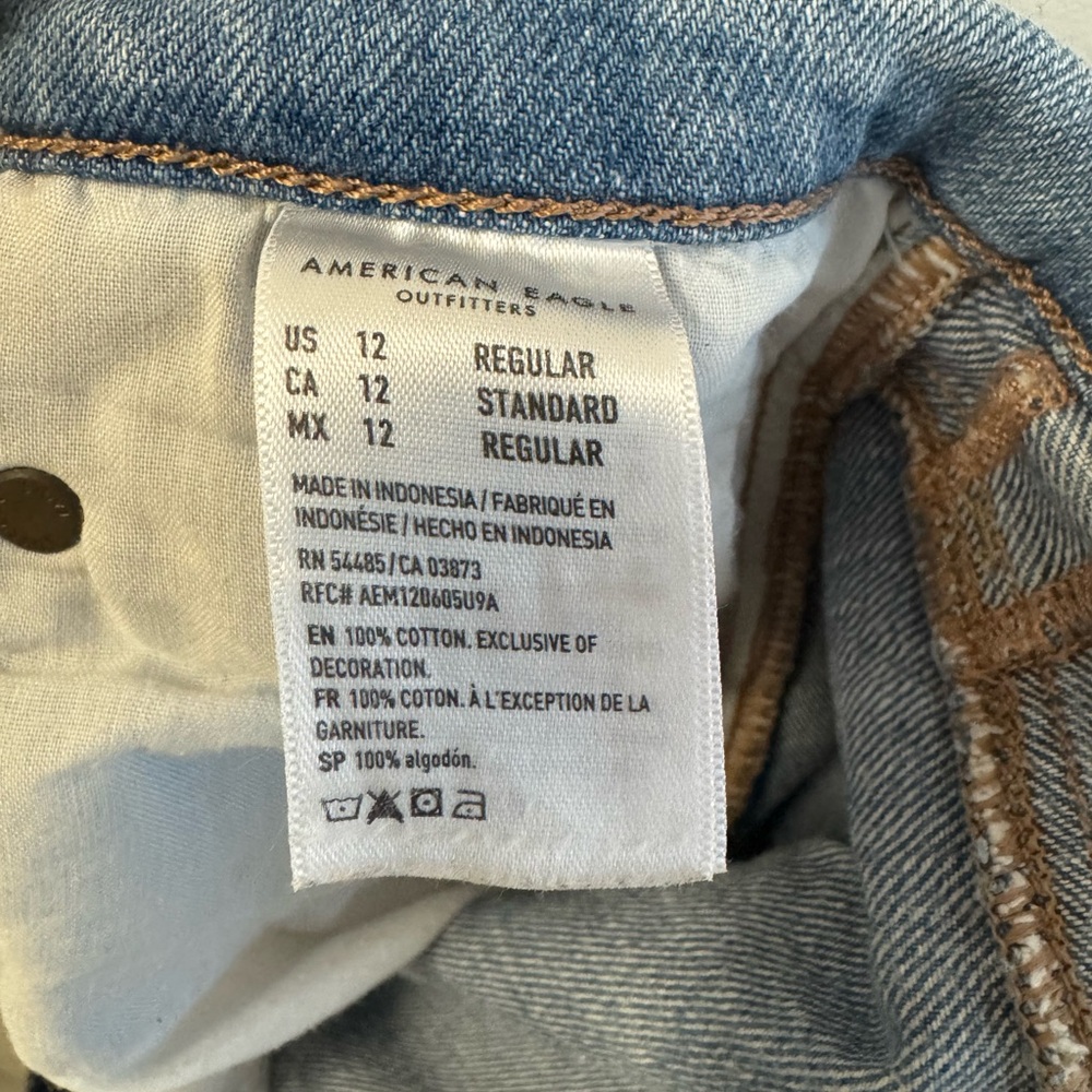 American Eagle Outfitters Light Blue Baggy Jeans - Picture 5 of 5